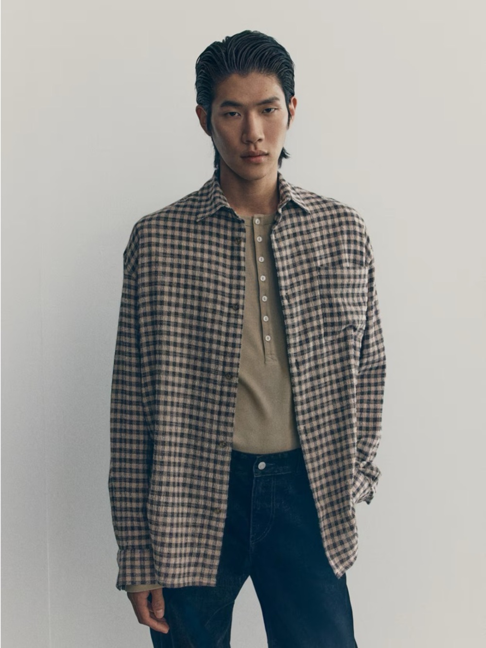 H&M Men’s Black and Cream Checked Button-Down Shirt